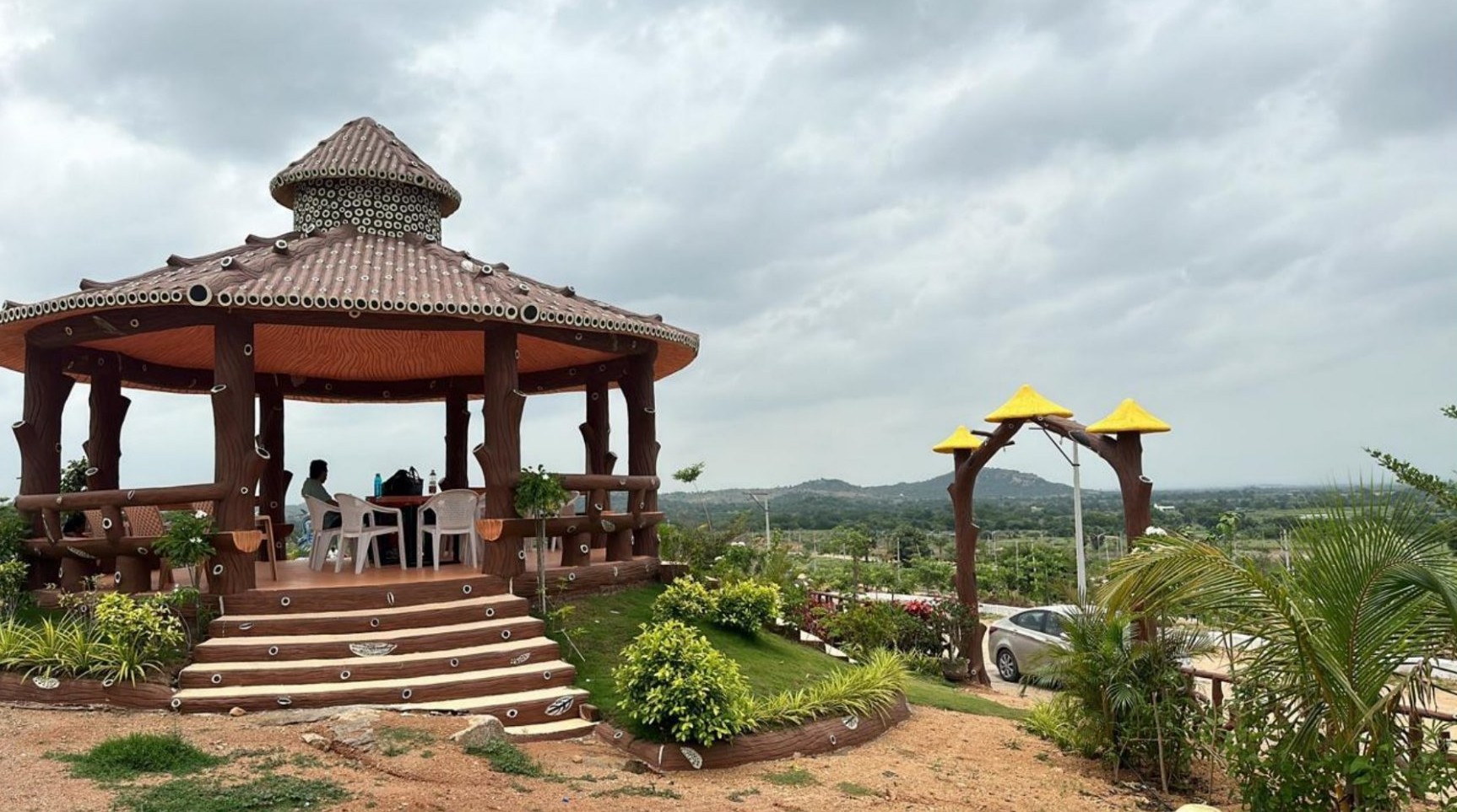 Kaku Mahateja Hill View maha 2